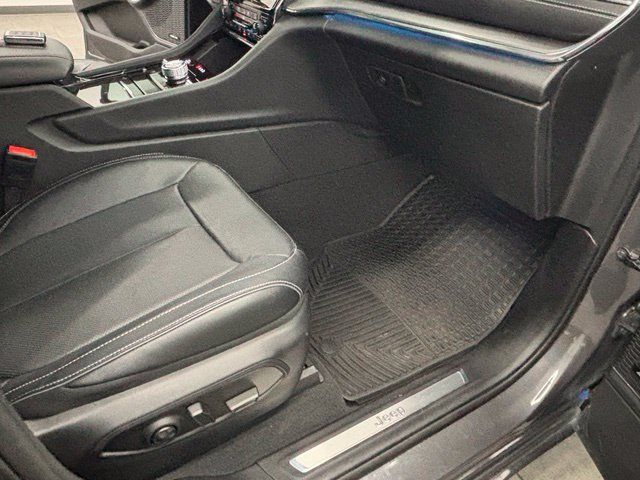 Used 2024 Jeep Grand Cherokee L Overland AWD/4WD image 44