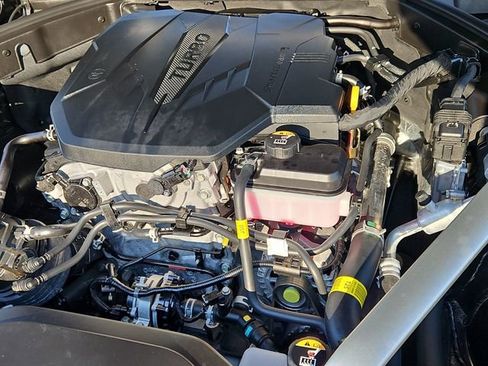 Used 2025 Genesis G70 2.5T image 27