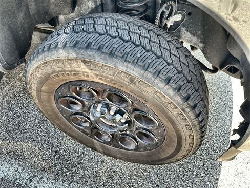 Used 2025 Ford F250 Lariat w/ Black Appearance Package image 4