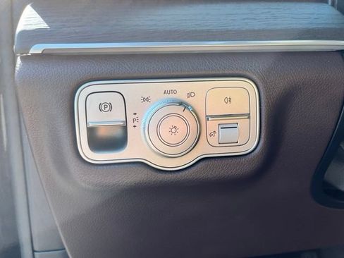 Used 2022 Mercedes-Benz GLS 450 4MATIC image 33