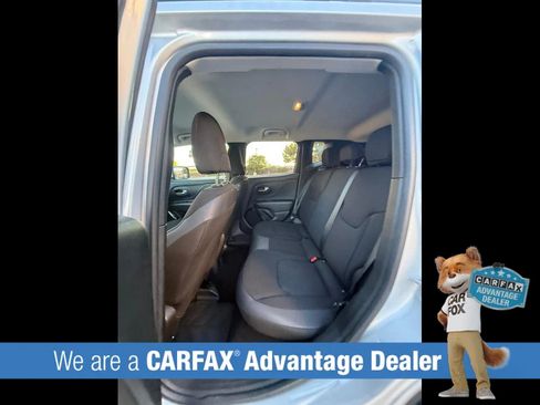 Used 2018 Jeep Renegade Altitude FWD image 23