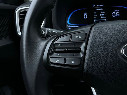 Used 2025 Hyundai Venue SEL image 34