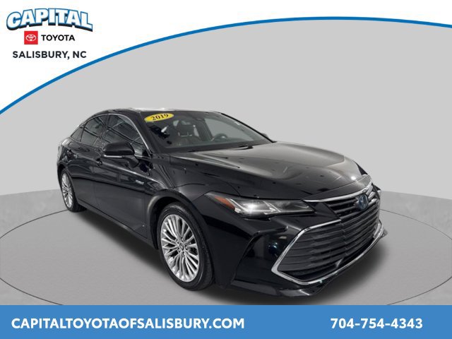 Used 2019 Toyota Avalon Limited FWD image 1