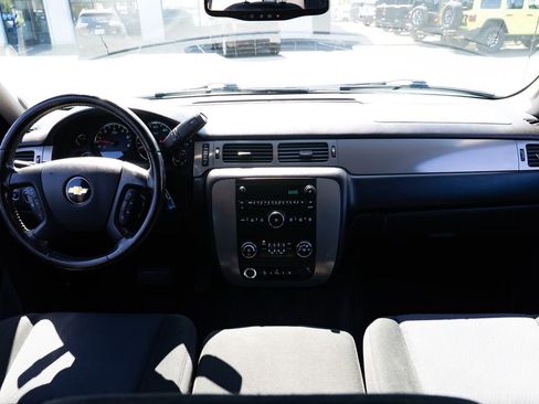 Used 2010 Chevrolet Avalanche LS AWD/4WD image 8