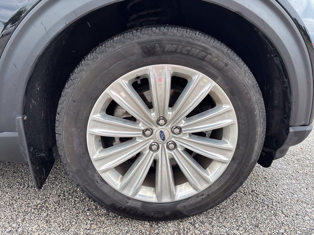 Used 2023 Ford Explorer Limited w/ Limited Technology Package AWD/4WD image 10