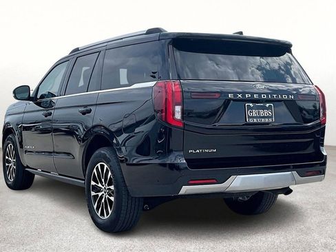 Used 2025 Ford Expedition Platinum image 2