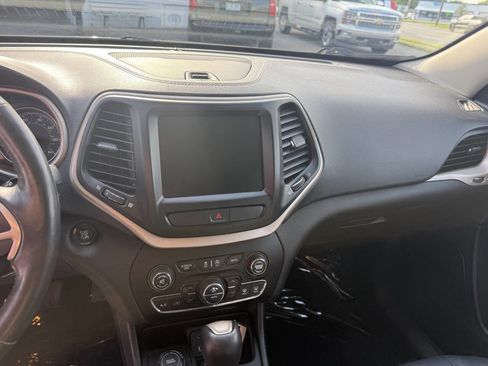 Used 2015 Jeep Cherokee Limited AWD/4WD image 12