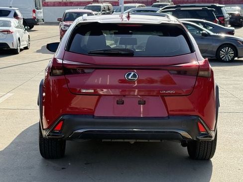 Used 2019 Lexus UX 200 F Sport FWD image 5