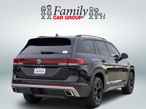 Used 2024 Volkswagen Atlas Peak Edition SEL AWD/4WD image 4