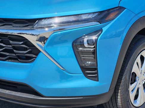 New 2026 Chevrolet Trax LS FWD image 6