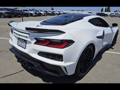 Used 2023 Chevrolet Corvette Z06 w/ Stealth Interior Trim Package RWD image 5
