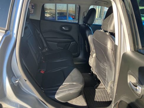 Used 2017 Jeep Compass Latitude w/ Popular Equipment Group image 16