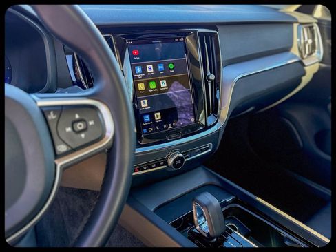 Used 2024 Volvo S60 B5 Core image 17