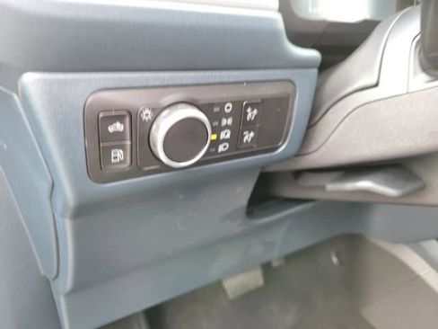 New 2025 Ford Maverick XL image 19