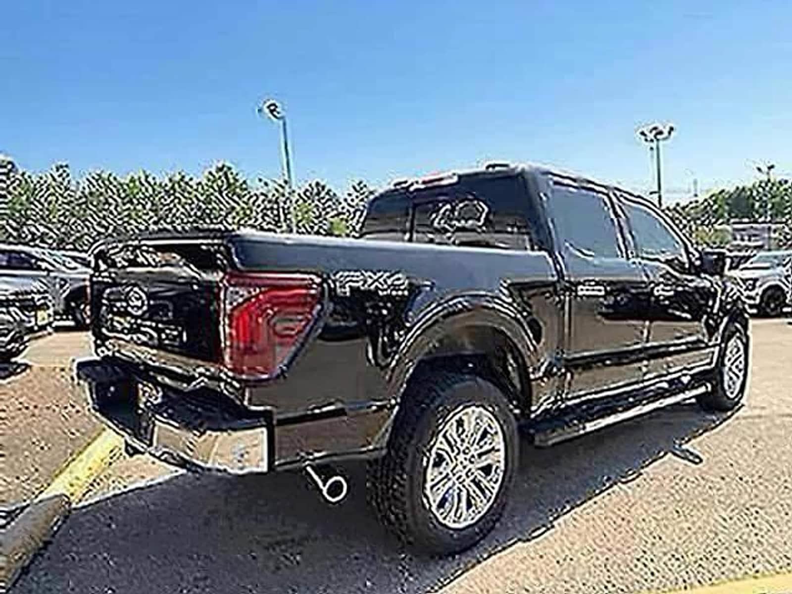 Used 2025 Ford F150 Lariat w/ Equipment Group 502A High AWD/4WD image 7