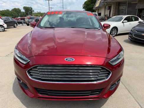 Used 2014 Ford Fusion SE w/ Equipment Group 202A FWD image 2