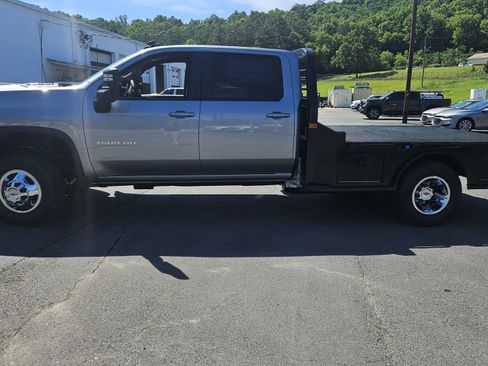 New 2026 Chevrolet Silverado 3500 LT AWD/4WD image 1