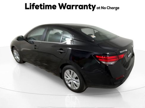 Used 2025 Nissan Sentra S image 8