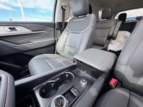 New 2026 Ford Explorer Active w/ Active Comfort Package AWD/4WD image 32