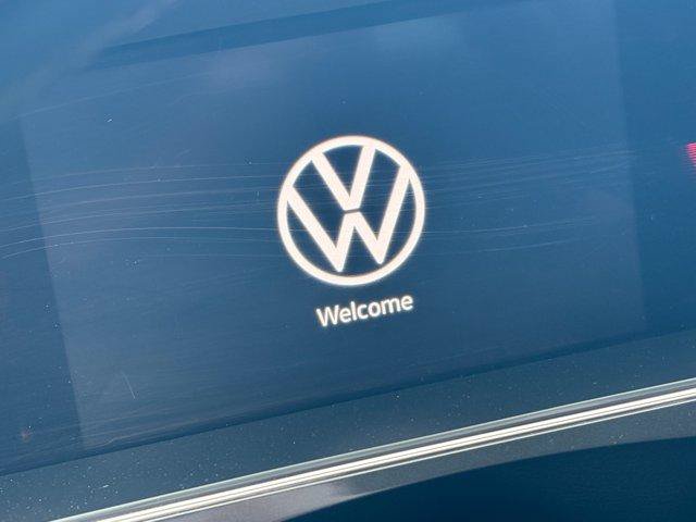 Used 2023 Volkswagen Tiguan SE R-Line FWD image 11