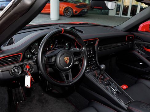 Used 2019 Porsche 911 Speedster RWD image 41