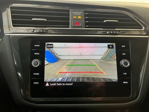 Certified 2023 Volkswagen Tiguan SEL R-Line image 20