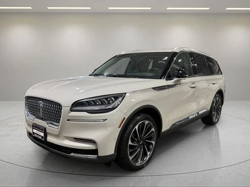 Used 2023 Lincoln Aviator Reserve w/ Equipment Group 201A AWD/4WD image 17