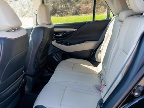 Used 2025 Subaru Outback Limited AWD/4WD image 12