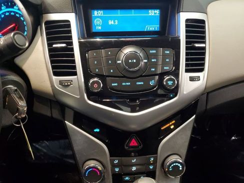 Used 2015 Chevrolet Cruze LS image 18