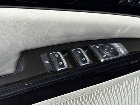 Used 2024 Kia Carnival SX Prestige FWD image 40