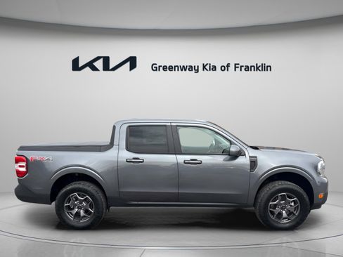 Used 2022 Ford Maverick Lariat w/ Equipment Group 500A Standard image 8