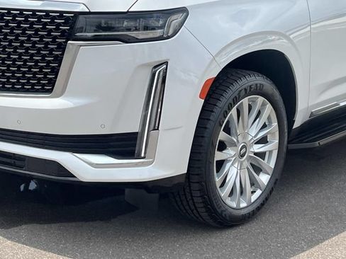 Certified 2024 Cadillac Escalade Luxury AWD/4WD image 7