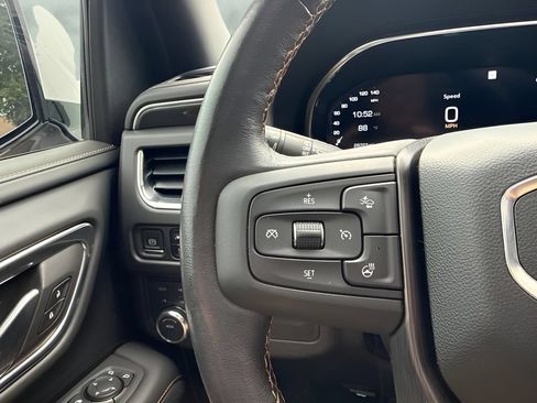 Used 2023 GMC Yukon AT4 AWD/4WD image 18