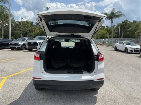 Used 2020 Chevrolet Equinox LS w/ LS Convenience Package FWD image 8