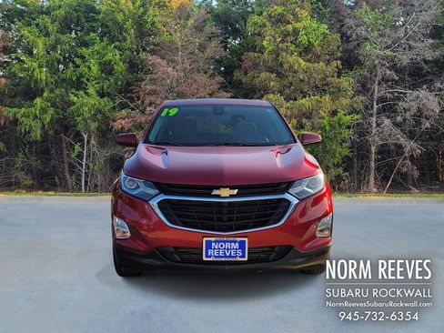 Used 2020 Chevrolet Equinox LT image 2