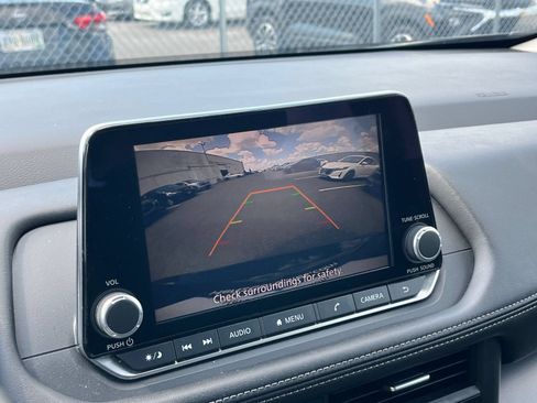 Used 2025 Nissan Rogue SV FWD image 21