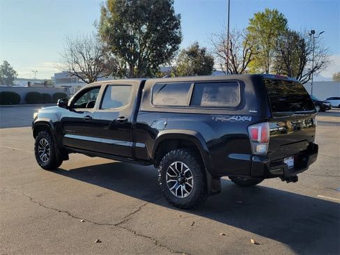 Used 2020 Toyota Tacoma TRD Sport image 3