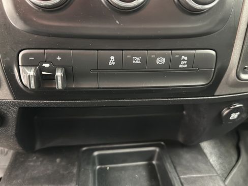 Used 2017 RAM 3500 Tradesman w/ Chrome Appearance Group AWD/4WD image 19