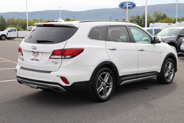 Used 2019 Hyundai Santa Fe XL FWD image 17
