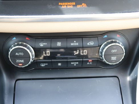 Used 2016 Mercedes-Benz GLA 250 image 27