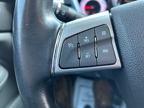 Used 2011 Cadillac SRX Luxury image 19