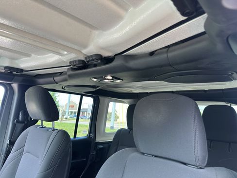 Used 2022 Jeep Wrangler Unlimited Sport AWD/4WD image 20
