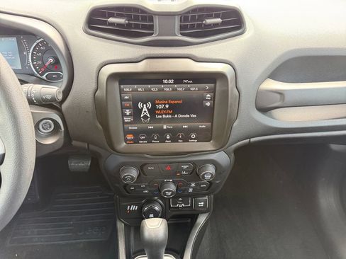Used 2023 Jeep Renegade Latitude AWD/4WD image 11