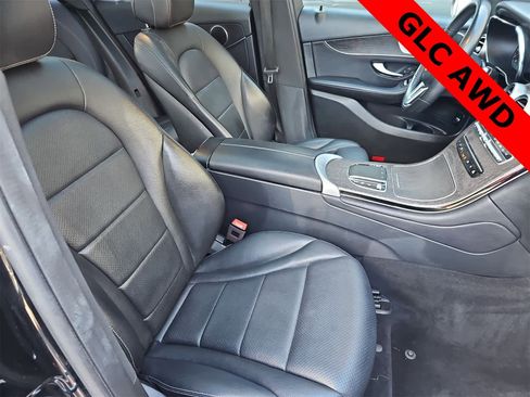 Used 2022 Mercedes-Benz GLC 300 4MATIC w/ Premium Package Lite image 18