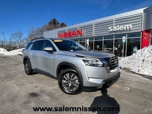 Used 2024 Nissan Pathfinder SV AWD/4WD image 1