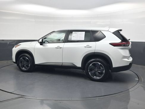 Used 2025 Nissan Rogue SV FWD image 8