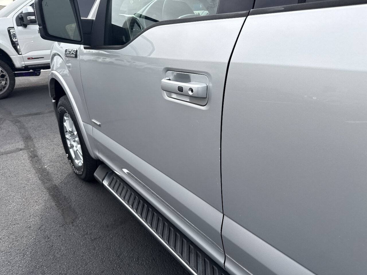 Used 2015 Ford F150 Lariat w/ Equipment Group 501A Mid AWD/4WD image 29