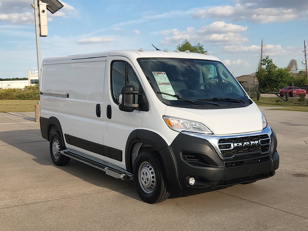 Used 2025 RAM ProMaster 2500 w/ U-Haul Equipment Group FWD image 3
