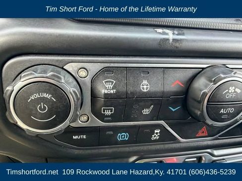 Used 2023 Jeep Wrangler Unlimited Sahara w/ Cold Weather Group AWD/4WD image 14
