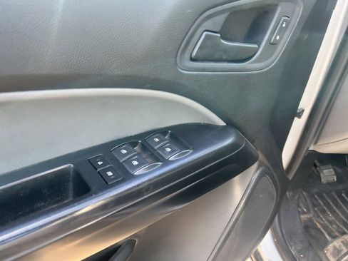 Used 2020 GMC Canyon 2WD Crew Cab w/ Convenience Package image 16